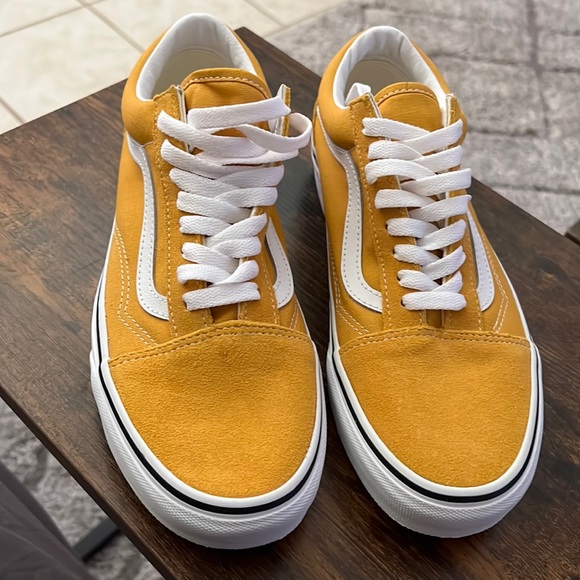 Vans Shoes - Brand new women’s vans